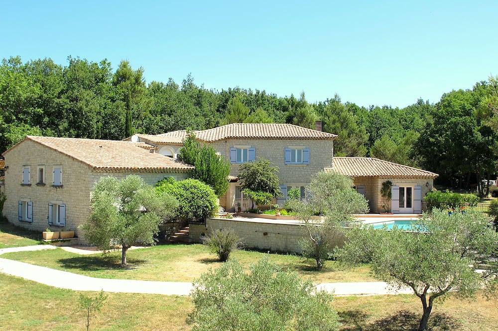 Bonita Casa con jardín in Lauris, Parque natural regional del Luberon