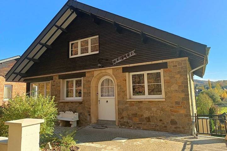Ferienhaus für 6 Personen, mit Whirlpool und Sauna sowie Garten