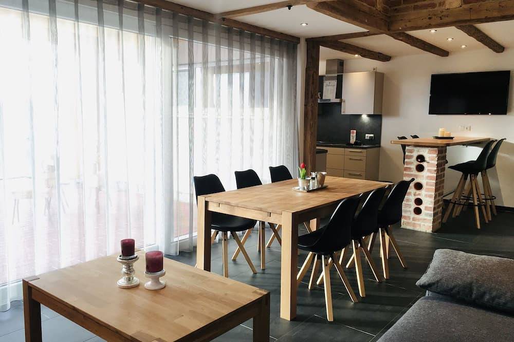 Ganze Wohnung, Ferienwohnung (95qm) mit ebenerdiger Terrasse und Balkon in Lichtenfels (Bayern), Oberes Maintal - Coburger Land