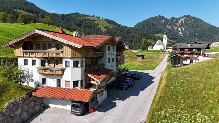 BnB für 2 Personen, mit Balkon und Terrasse sowie Garten und Ausblick in Wildschönau