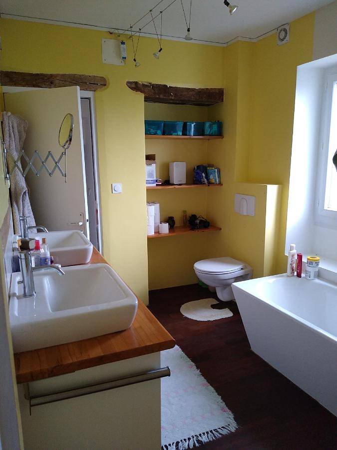 Double Room with Private Bathroom in Laval, Mayenne