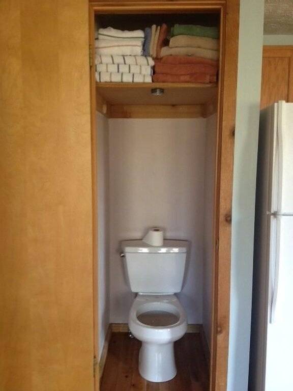 Vacation rental for 7 people, with yard and hot tub, with pets in West Virginia