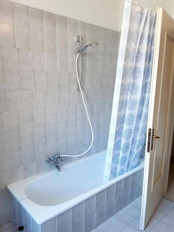 Gîte pour 2 personnes, avec terrasse ainsi que vue et jardin, animaux acceptés à Venzone - 4