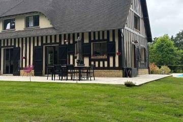 Gîte pour 8 personnes, avec piscine, animaux acceptés à Pullay