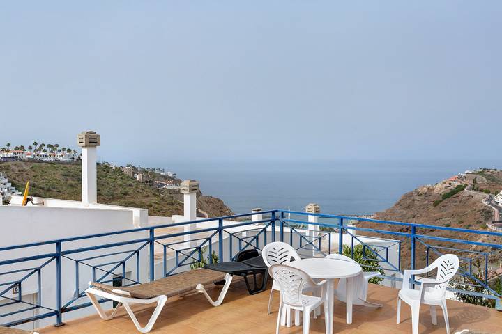 Apartamento entero, Apartamento vacacional 'Vista Golf' con vistas al mar, piscina compartida y Wi-Fi in Puerto Rico (Gran Canaria), Mogán