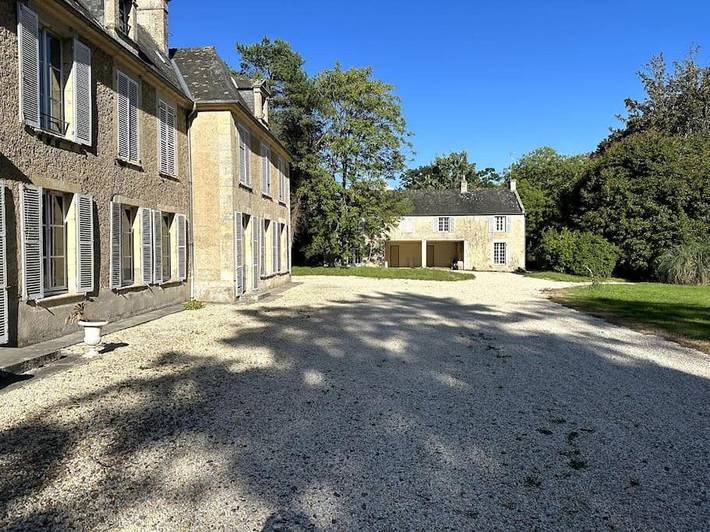 Gîte pour 8 personnes, avec jardin à Loucelles