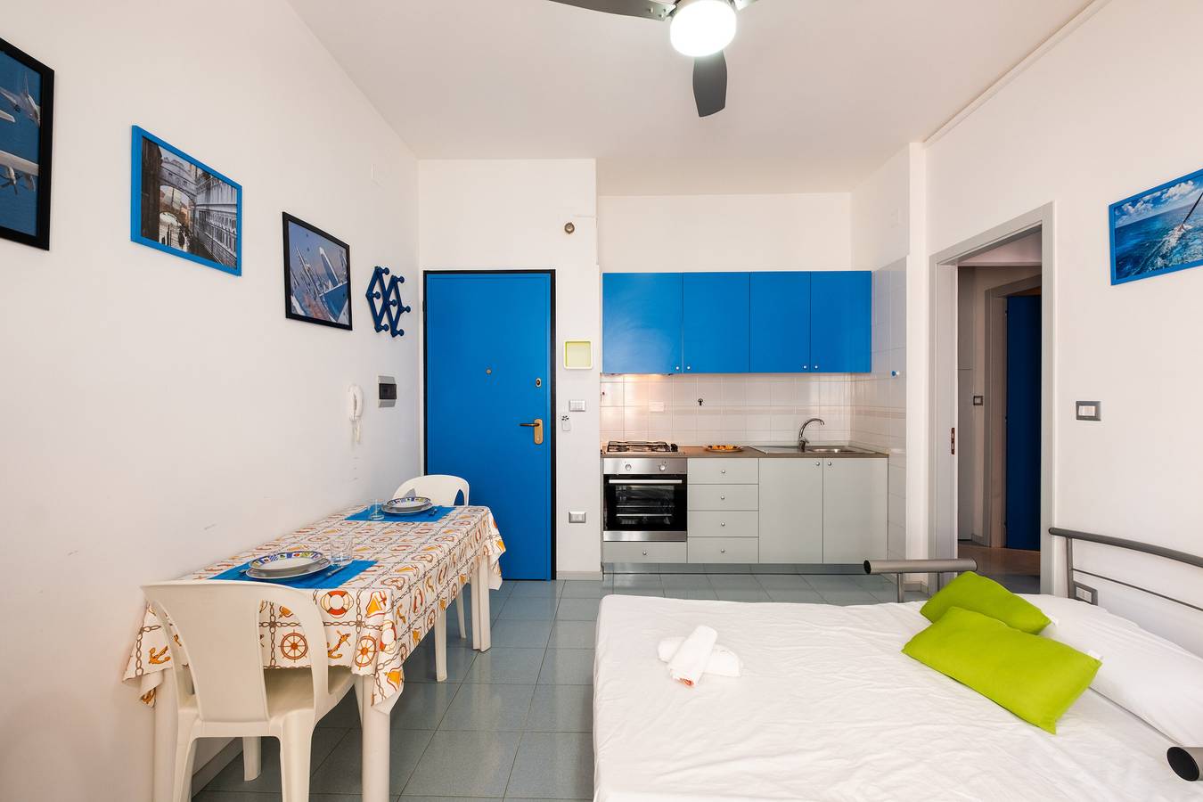 Entire apartment, Apartment 'La Playa Rivabella' with Sea View, Balcony and Air Conditioning in Rivabella di Gallipoli, Rivabella