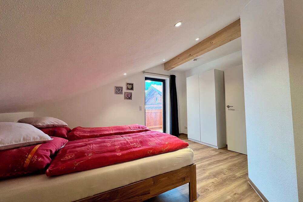 Ganze Wohnung, Alpinglück für 4 im Dachgeschoss: 2 Balkone, viel Licht & Schlossblick in Halblech, Bayerisch Schwaben