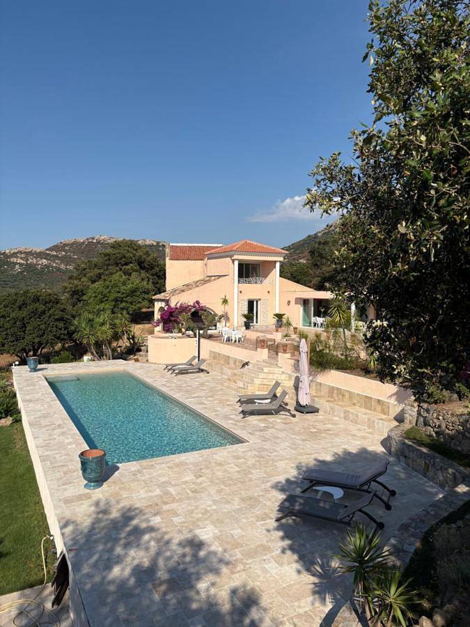 Maison d’hôte pour 2 personnes, avec jardin ainsi que jacuzzi et piscine à Lumio - 4