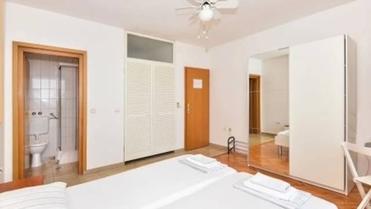 Hel ferieleilighet, Ferienwohnung für 2 Personen (20 m²) in Baska Voda in Baska Voda, Makarska Riviera