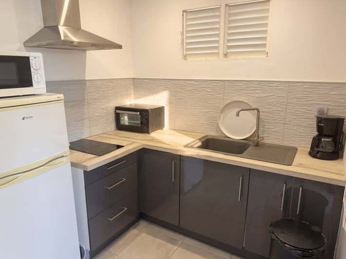 Ganzes Studio, Gemütliches Studio mit Meerblick in Tartane - 22 m² in Tartane, La Trinité