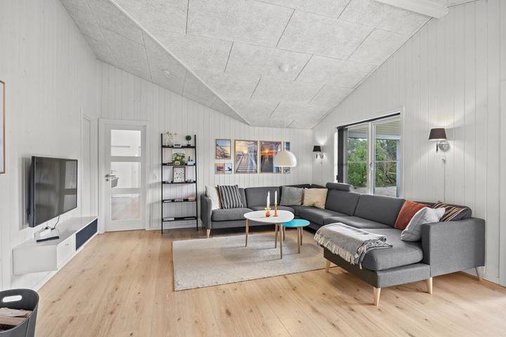 Modern holiday home near Blåvand with space for togetherness and relaxation in Blavand, Región de Varde