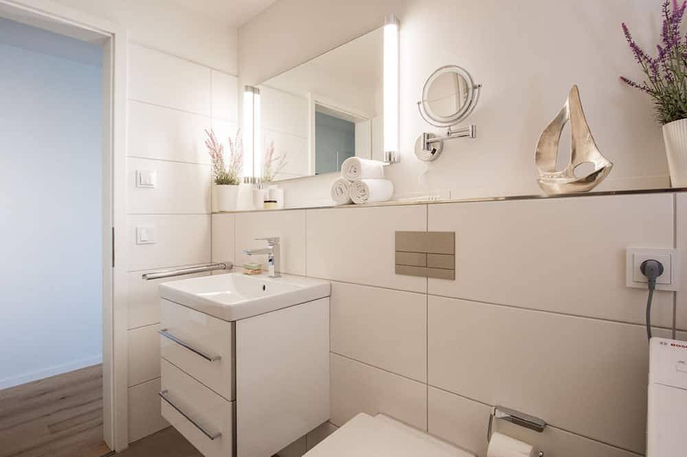 Ganze Wohnung, Knurrhahn - Aufzug, Duschbad, Waschmaschine, Hafenblick, Balkon, Fahrradschuppen in Olpenitz, Kappeln
