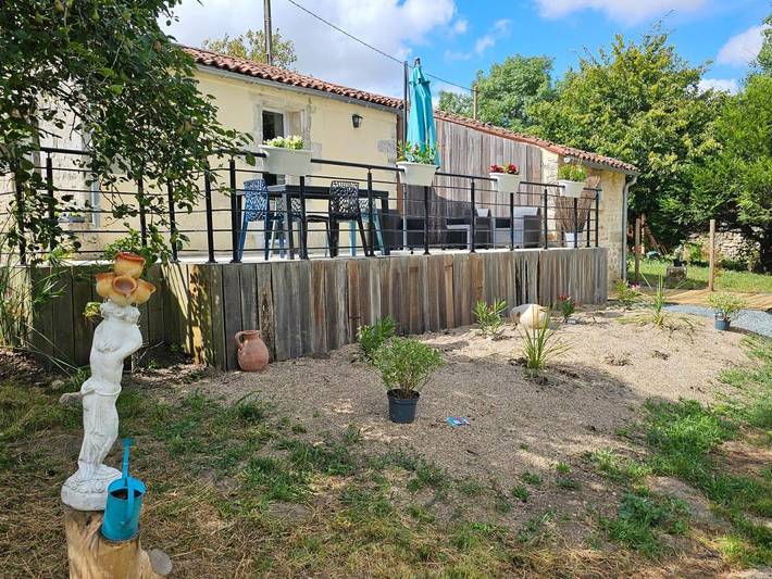 Location de vacances pour 4 personnes, avec jardin et vue à Cabariot