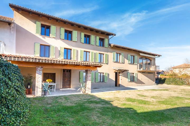 Cascina Abbona in Govone, Langhe