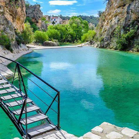 Chalet para 11 personas, con Balcón y Terraza además de Piscina y Vistas en Canal de Navarrés