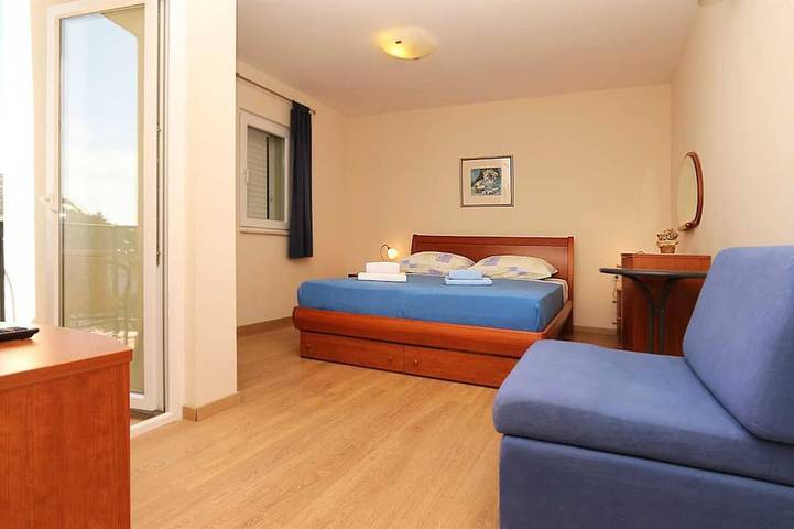 Ferienwohnung für 3 Personen, mit Balkon an der Makarska Riviera - 2