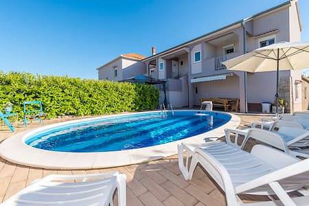 Villa Toni | Adriatic Luxury Villas in Murvica (Poličnik), Poličnik
