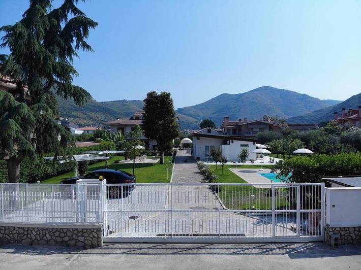 Location de vacances pour 2 personnes, avec jardin ainsi que vue et piscine à Fondi - 3