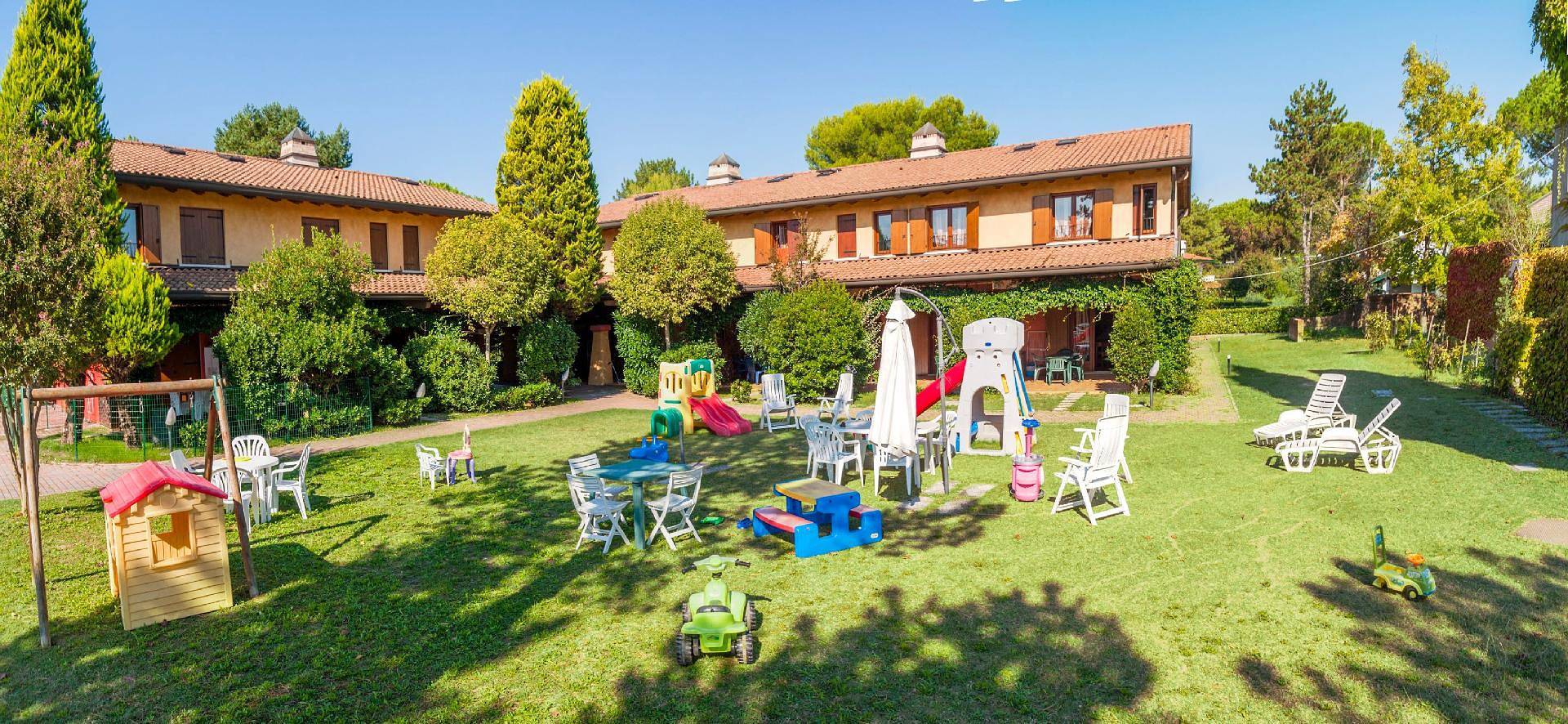 Villa per 6 Persone ca. 50 mq. Stella Marina 6A in Bibione, Provincia di Venezia
