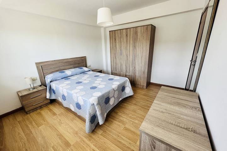 Location de vacances pour 13 personnes, avec balcon et jardin à Malpica de Bergantiños - 2