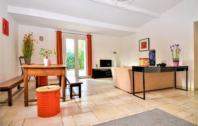Tavel Apartment: Parkplatz, TV, Garten, Pool & Internet! in Tavel, Nimes und Umgebung