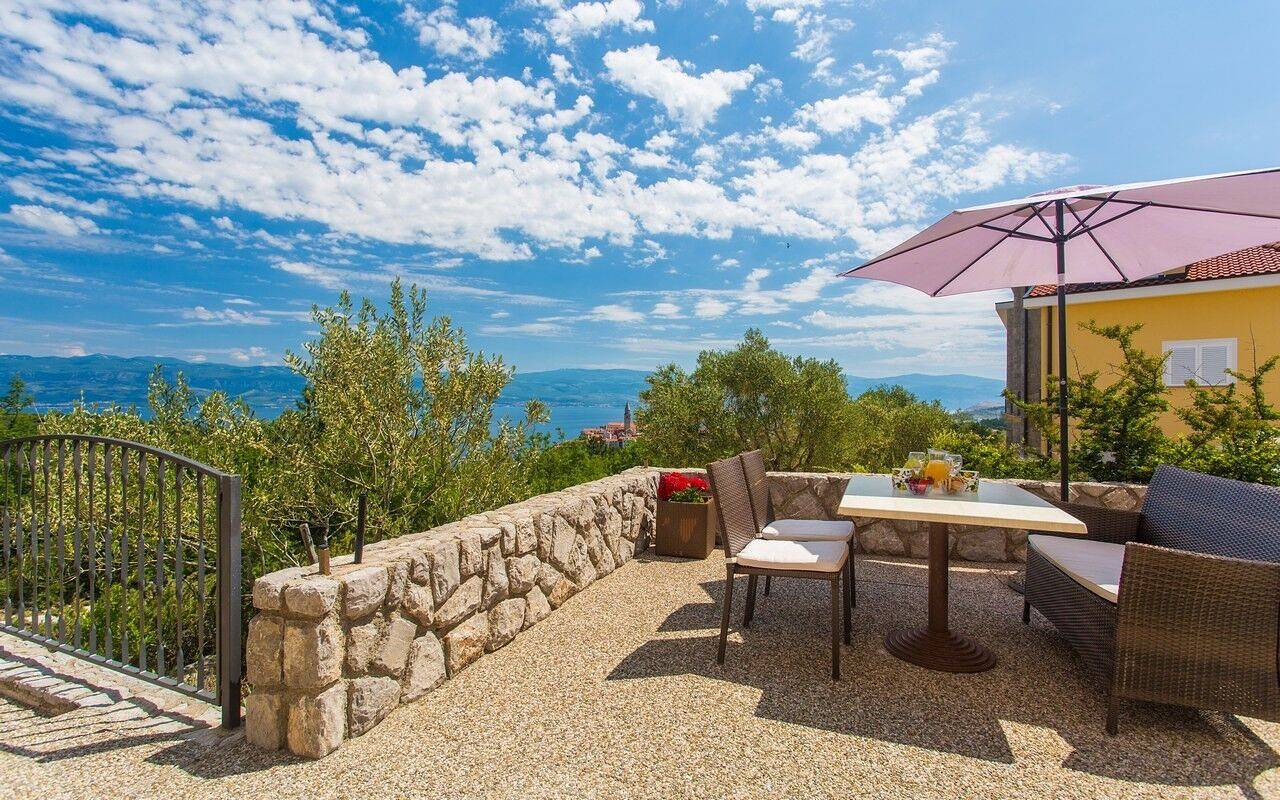 Ganze Wohnung, Apartment Brusic in Vrbnik, Krk