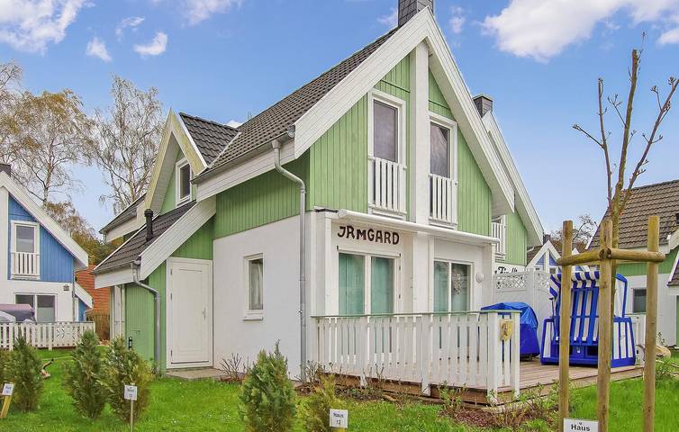 Ferienhaus für 4 Personen, mit Terrasse und Sauna in Juliusruh