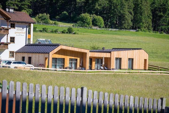 Hütte für 4 Personen, mit Terrasse und Garten sowie Seeblick und Ausblick im Vinschgau - 4