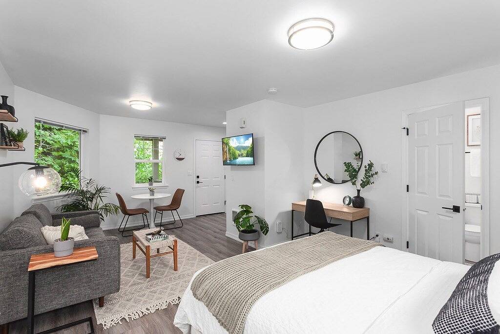 Ganze Wohnung, Private Newly Renovated modern loft studio with Free Parking, Ac/Heat and Wifi in Portland, Multnomah County