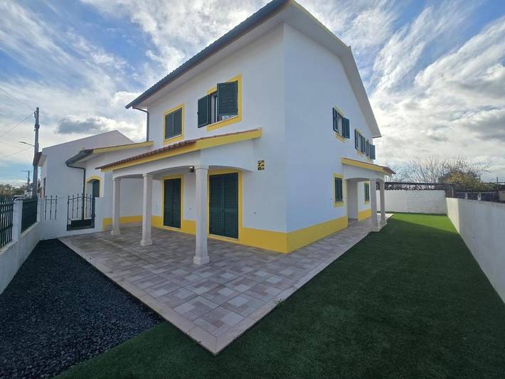 Apartamento para 8 personas, con Terraza y Jardín en Abrantes