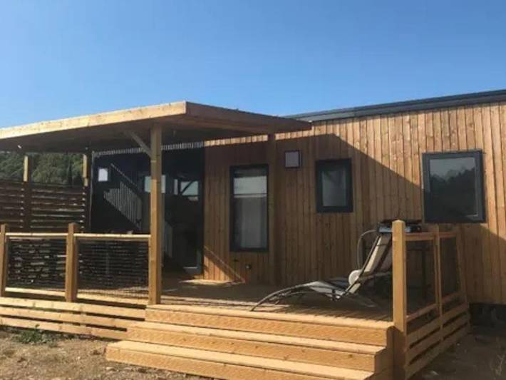 Flower Camping de l'Olivigne - Mobilheim 6 personen - Mobilheim Premium 32 m² 3 Zimmer + Terrasse 21m² + Tv + Lv + Klimaanlage + Plancha 6 Pers. in Bize-Minervois, Mittelmeerküste (Frankreich)