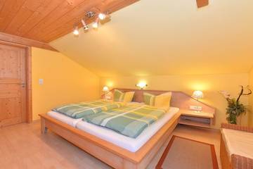 Ferienhaus für 6 Personen, mit Terrasse und Pool sowie Garten, mit Haustier in Drachselsried