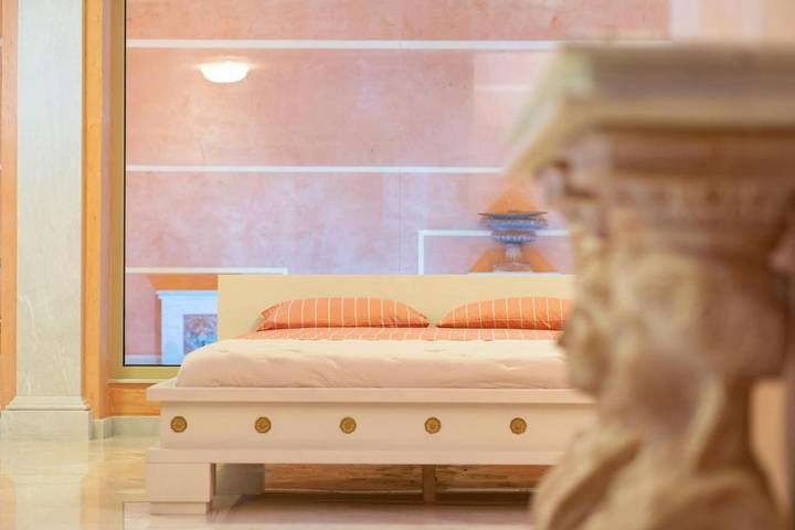 Ferienwohnung für 2 Personen, mit Balkon und Pool sowie Ausblick in Volos