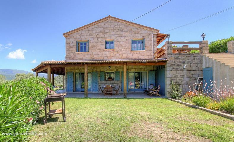 Gîte pour 2 personnes, avec Terrasse ainsi que Jardin et Vue
