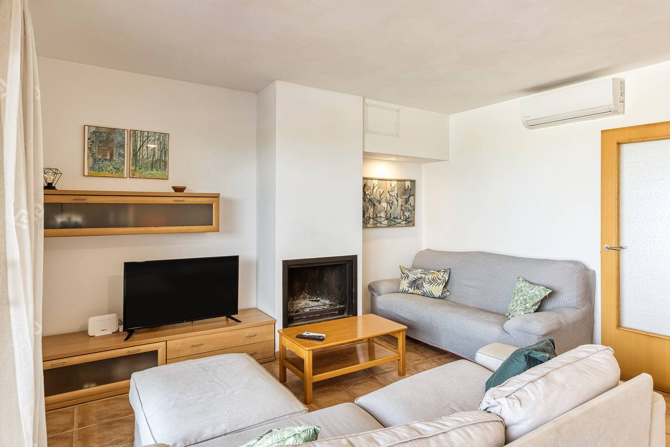 Ganze Wohnung, Oasis Premium Costa Brava – Apartment mit Garten, Pool & Strand nur 50 m entfernt in Mas Pinell, Torroella de Montgrí