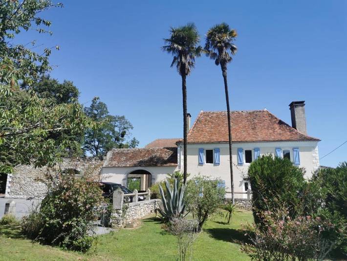 Chambre d’hôte pour 2 personnes, avec piscine ainsi que jardin et jacuzzi à Sauvelade