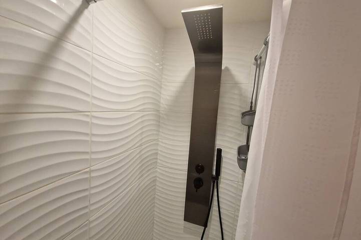 Gîte pour 6 personnes, avec piscine, animaux acceptés à Saint-Hilaire-de-Brethmas - 3