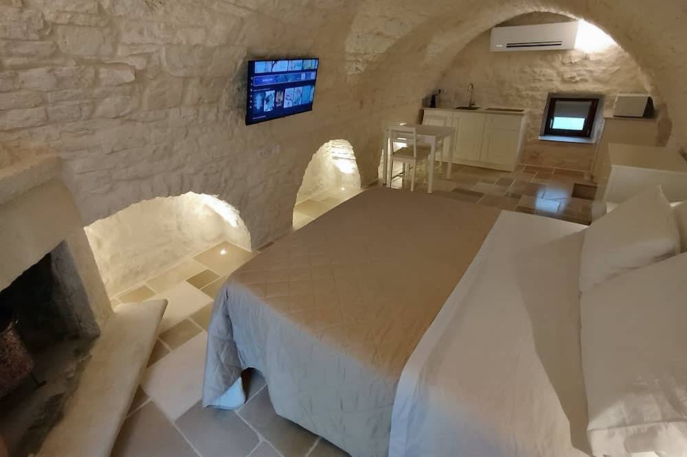 Cummersa - Campanile Inn;\ncomfortable room in historic building in Locorotondo in Locorotondo, Provincia di Bari