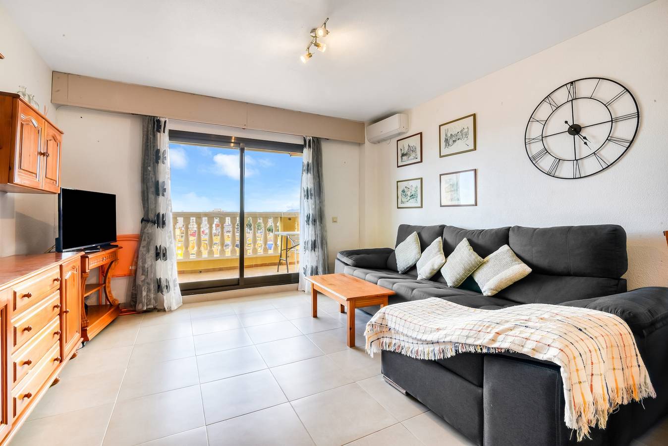 Appartement entier, Appartement 'Barlovento H' avec vue sur la mer, Wi-Fi et climatisation in Playa Xeraco, Xeraco