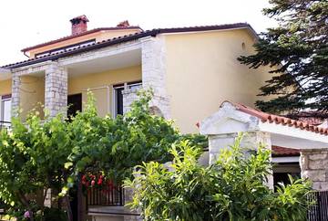 Maison d’hôte pour 4 personnes, avec jardin ainsi que vue et balcon à Pula