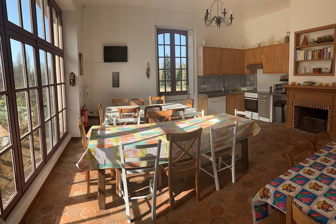 Auberge collective, Séjour familial au calme in Saints, Seine-et-Marne