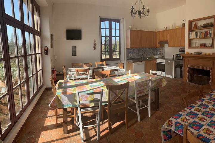 Gîte pour 20 personnes, avec jardin ainsi que terrasse et piscine dans Seine-et-Marne - 4