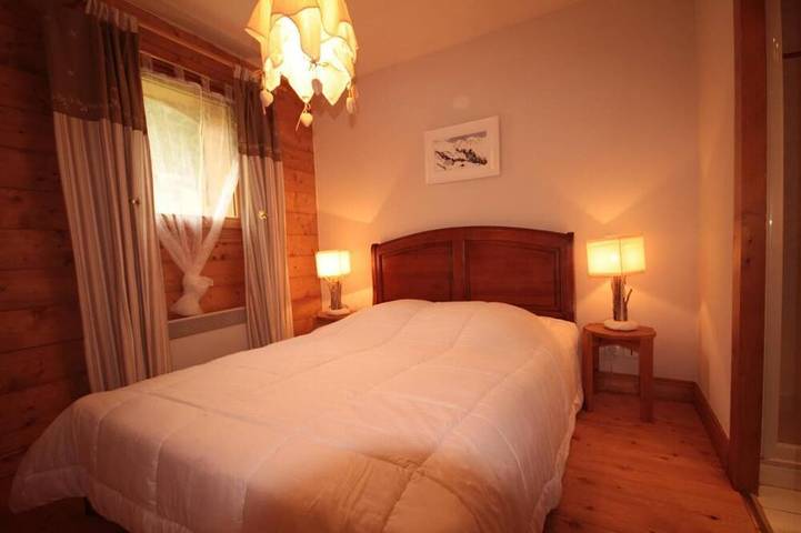 Entire apartment, 100m from ski slopes, Ground floor, swimming pool, balcony, parking, tv, ski locker, 45m² in Villard-sur-Doron, Albertville region