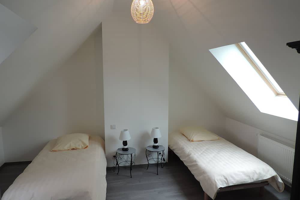 Gîte composé de 2 maisons avec cheminée et sauna in Houdetot, Région de Dieppe