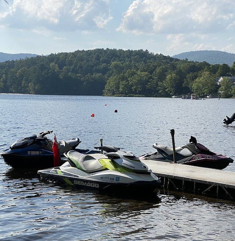 2 Br Waterfront Lodge Suiten in Adirondack Mountains