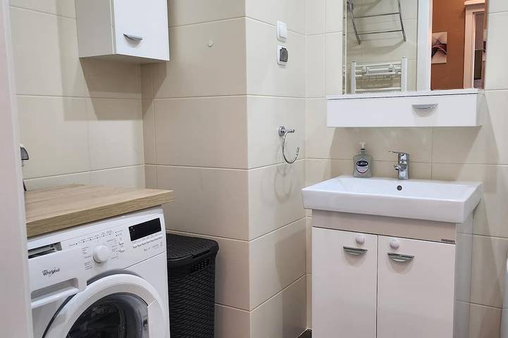 Entire apartment, Korczaka Prokocim. Big terrace, gated, carpark, air-con, playground, elevator. in Cracow, Lesser Poland