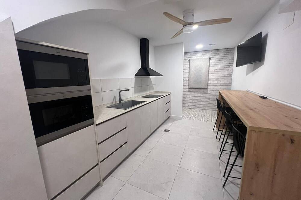 Sant Marti Bed 4 in Central Lloret de Mar, Lloret de Mar