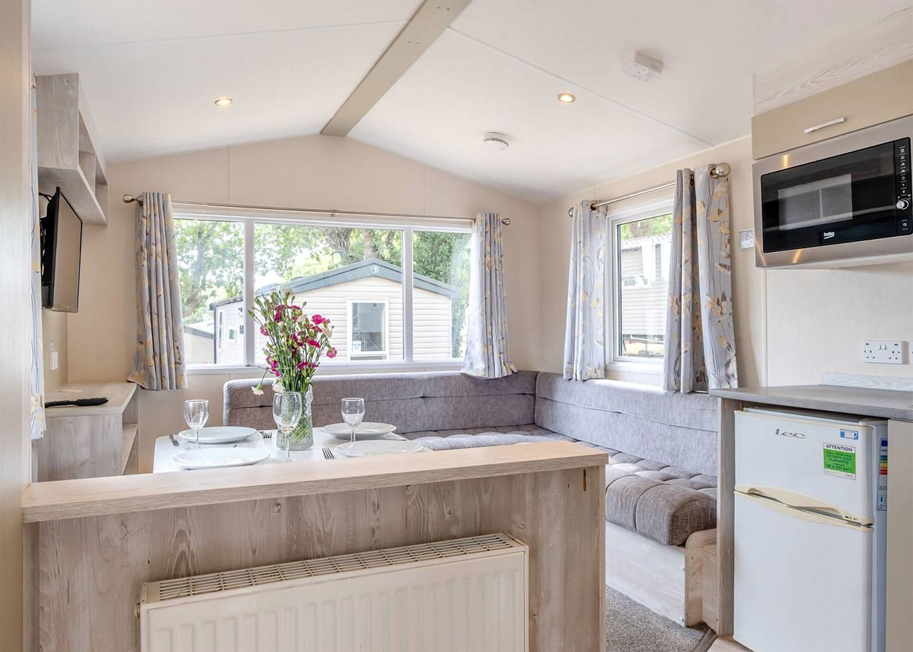 Bronze 2 Bedroom Caravan, Sleeps 6 P in Calbourne, Isle of Wight