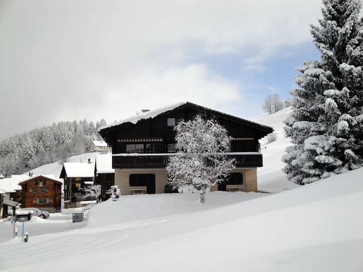 Ganze Ferienwohnung, Ferienwohnung Gadola, Obersaxen-Meierhof - 5 Zimmer Ferienwohnung für max. 7 Pers. im 2. Og in Meierhof, Obersaxen